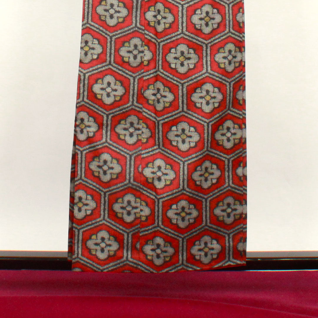 村山大島 身丈151.5cm 裄丈62cm 臙脂色 アンサンブル 亀甲に梅 正絹 Aランク 袷 赤系 1116001633212