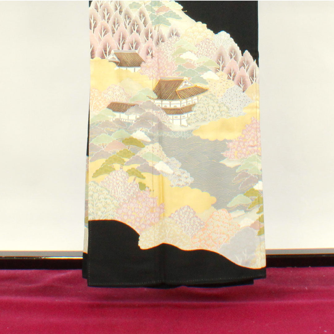 黒留袖 身丈158cm 裄丈63.5cm 袷 京友禅 風景模様 丸に違い矢 正絹 Aランク 五つ紋 黒系 1111000833310