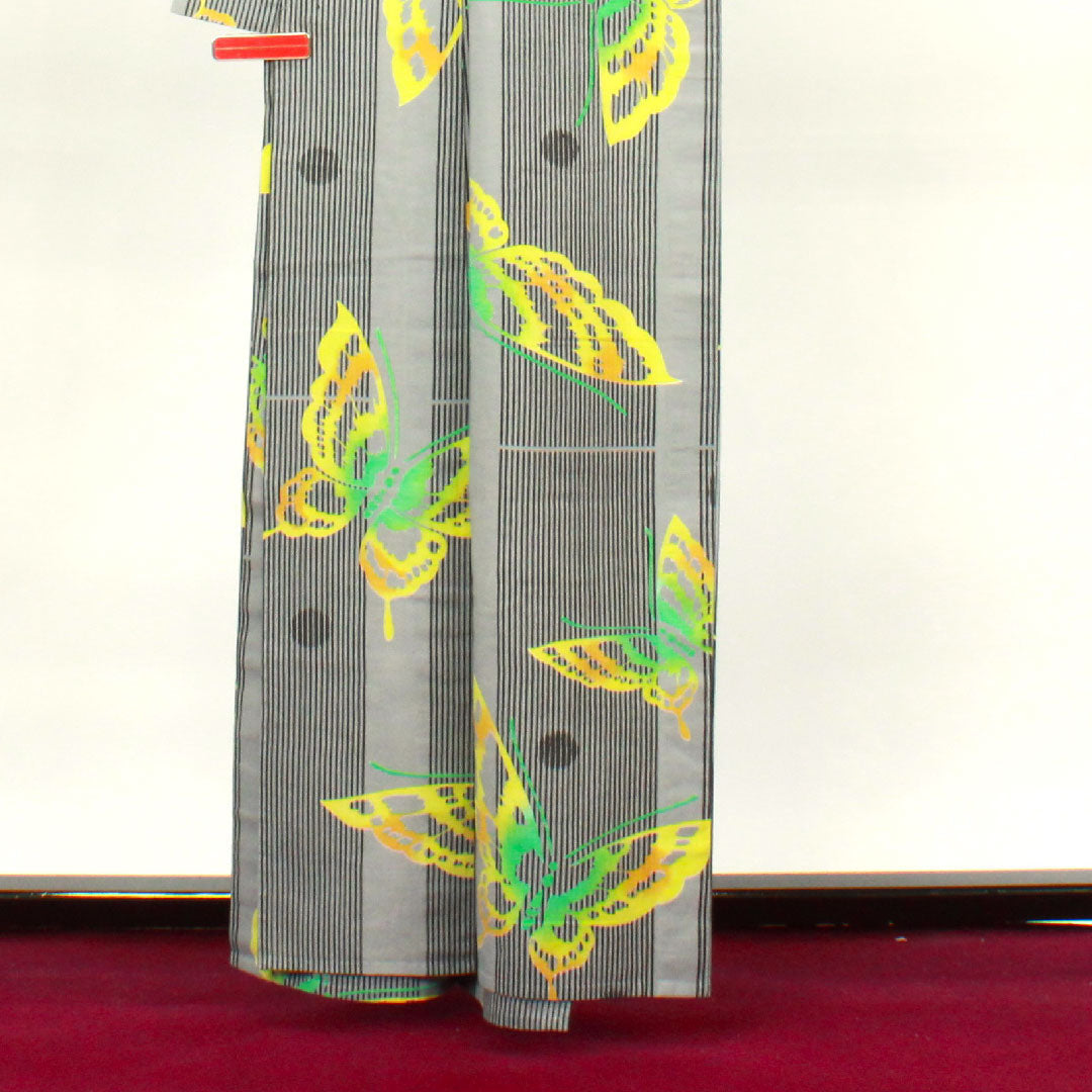 浴衣 灰色 蝶 木綿 Sランク 単衣 身丈162cm 裄丈67cm グレー系 1118002452422