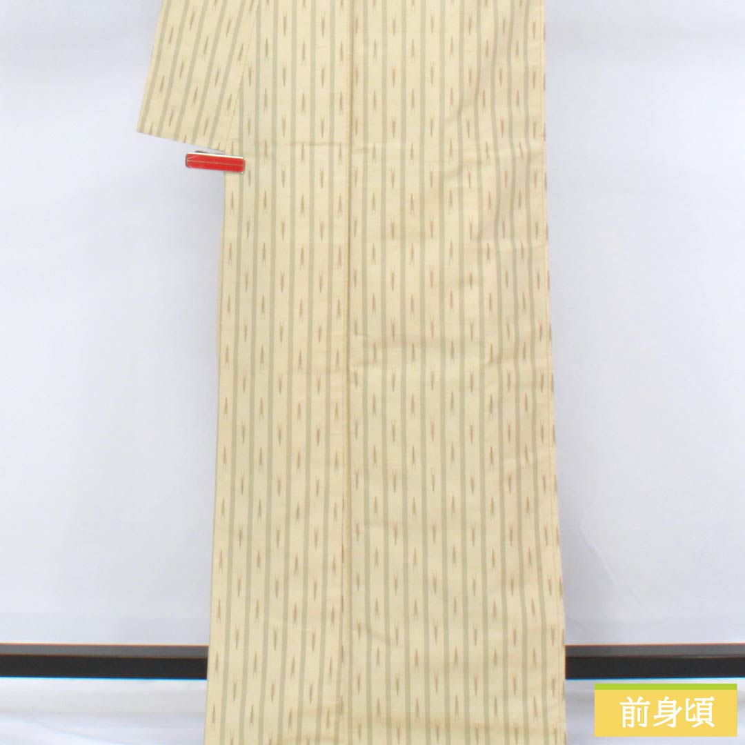 紬 正絹 Aランク 身丈171cm 裄丈68cm 鳥の子色(とりのこいろ) 真綿紬 縞 絣 袷 ベージュ系 1116004233625