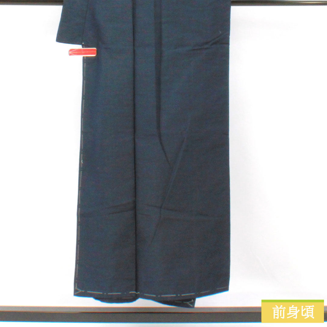 男物 正絹 Sランク 身丈148.5cm 裄丈73cm 濃紺色(のうこんいろ) 紬地 しつけ糸付き 袷 紺系 1119001622418