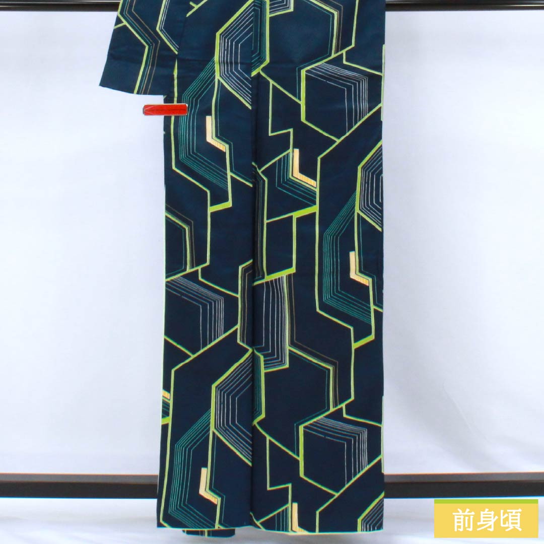 小紋 ポリエステル Aランク 身丈162.5cm 裄丈65cm 袷 紺色(こんいろ) 幾何学模様 洗える着物 紺系 1115007403418