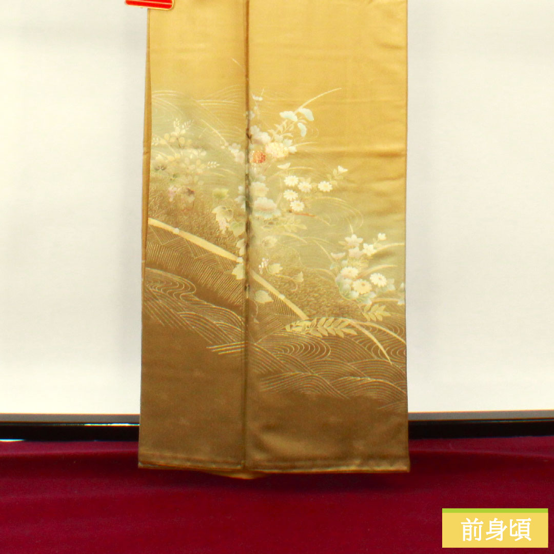 Homongi (formal kimono) Length 162cm Sleeve length 65cm Karakin color Gold leaf finish Floral pattern Pure silk S rank Yellow 1112003922423