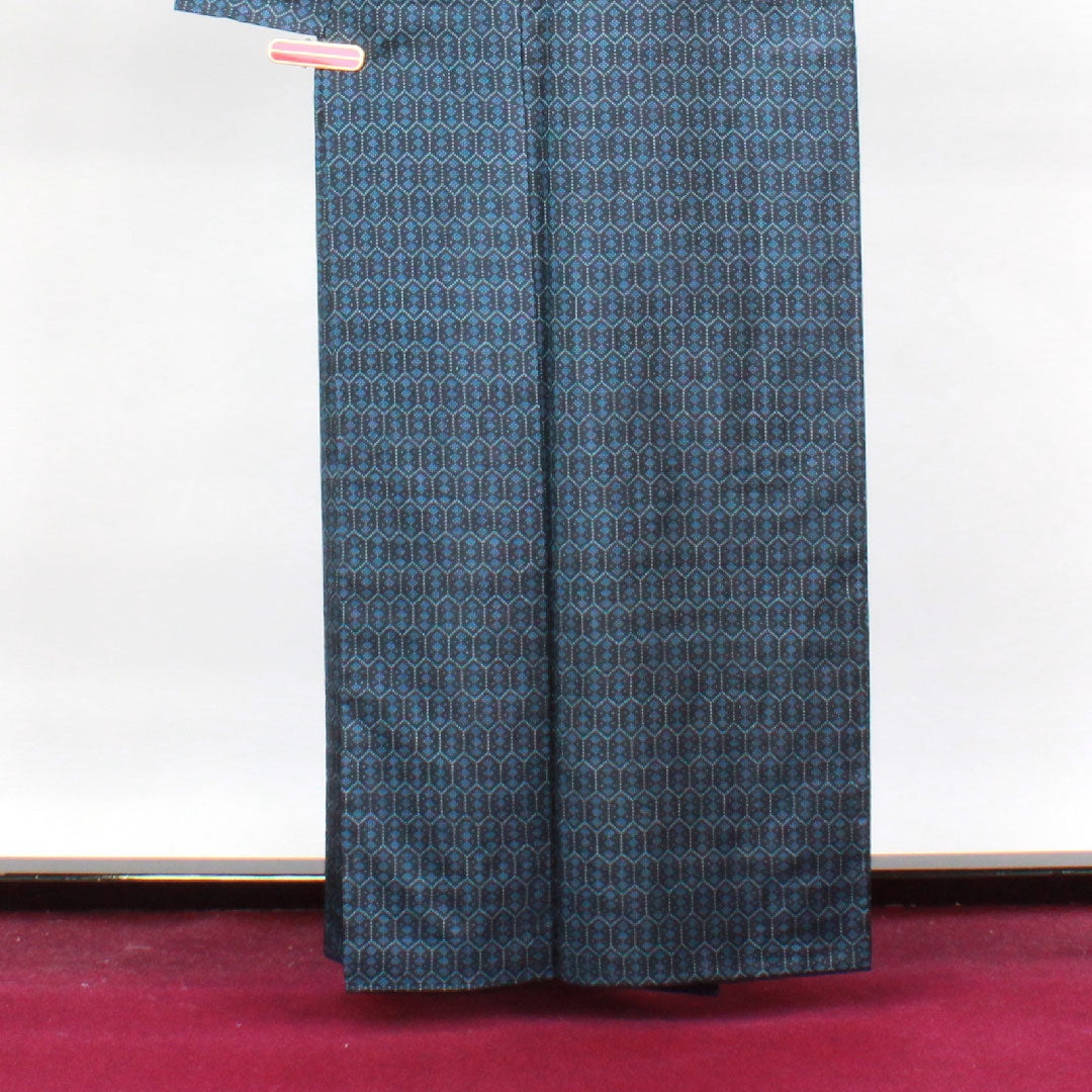 大島紬 身丈160.5cm 裄丈63cm 濃紺色 経緯絣 亀甲 正絹 Aランク 袷 紺系 1116002593418