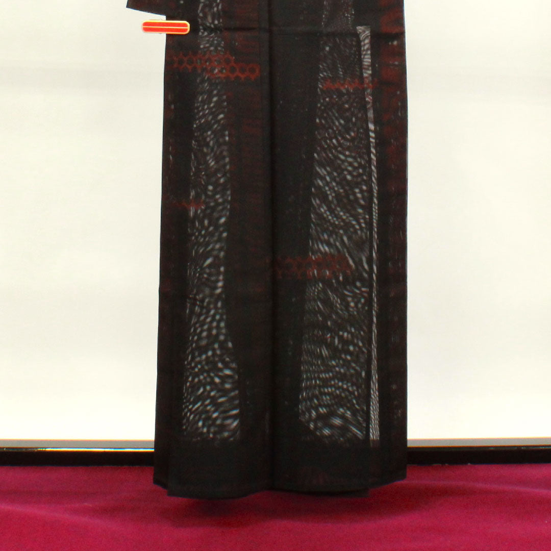 夏物 正絹 色無地 身丈159.5cm 裄丈61.5cm 小豆茶色(あずきちゃいろ) 幾何学模様 しつけ糸付き 未使用品 紗 Sランク 赤系 1132001732312