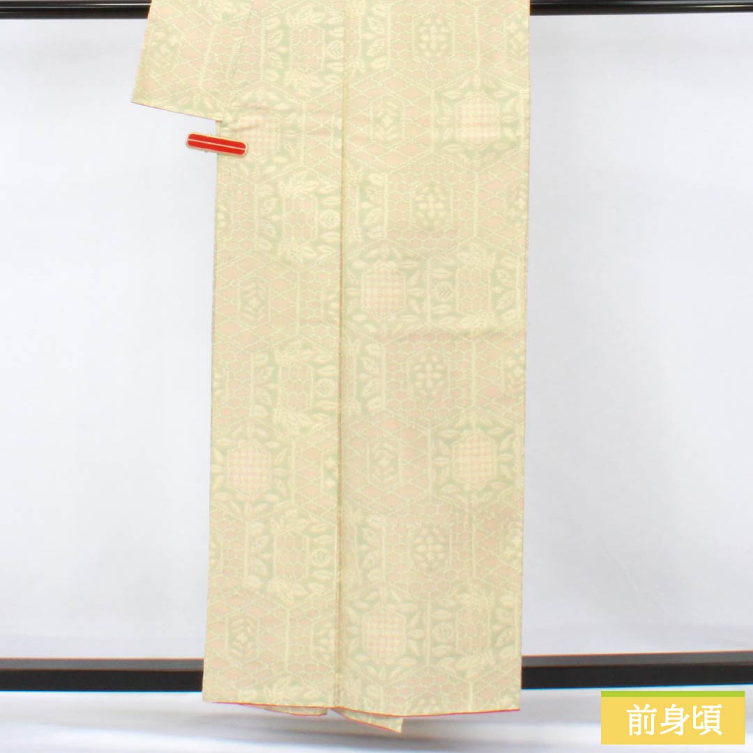 紬 正絹 Sランク 身丈157cm 裄丈61.5cm 淡黄蘗色(うすきはだいろ) 大島紬 横双絣 抽象模様 袷 黄系 1116004592323