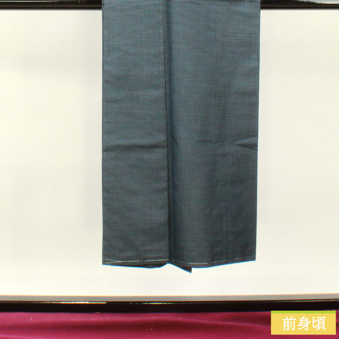 男物 正絹 身丈145cm 裄丈70.5cm 大島紬 亀甲模様 しつけ糸付き 未使用品 Sランク 袷 紺系 1119000792418