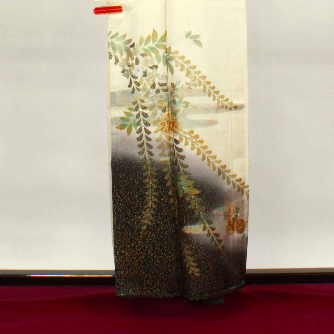 Homongi (formal kimono) made of pure silk, single layer, length 158.5cm, sleeve length 64cm, milky white, gold leaf finish, flower cart, floral pattern, S rank, cream color, 1112003292315