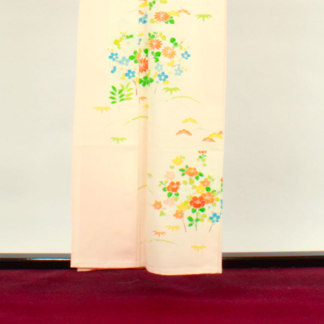 Homongi (Japanese traditional formal wear) - Single layer - Length 156cm, Sleeve length 61.5cm - Maiden color - Kyo-Yuzen - Floral pattern - Pure silk - S rank - Pink 1112002542313