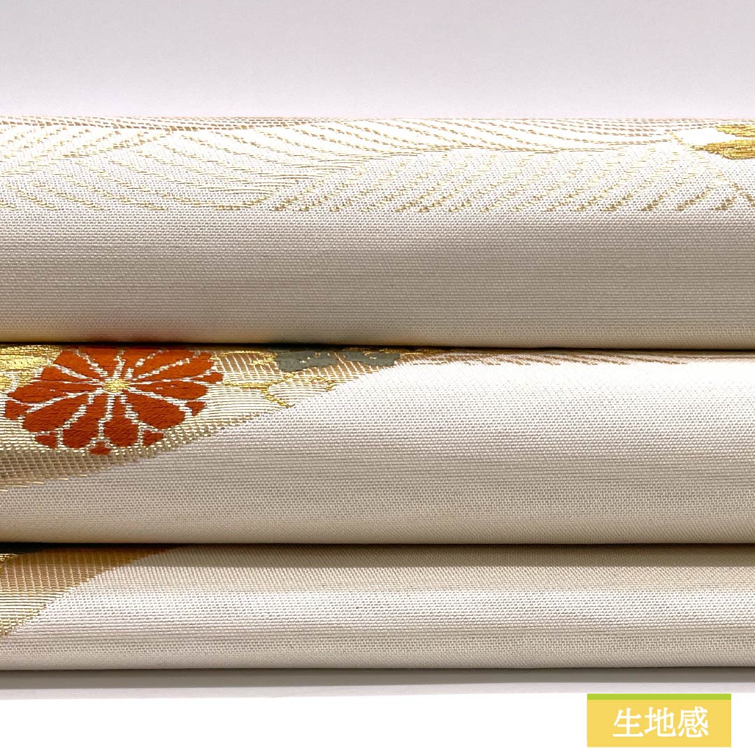 Nagoya Obi, Gofun-iro (white powder-colored) with a fan-shaped design, Chinese flowers, and a twisted plum blossom motif. Length: 348cm. Pure silk, A-rank, six-fold obi, semi-formal, cream-colored. Product number: 1124008523315. Nagoya-made.