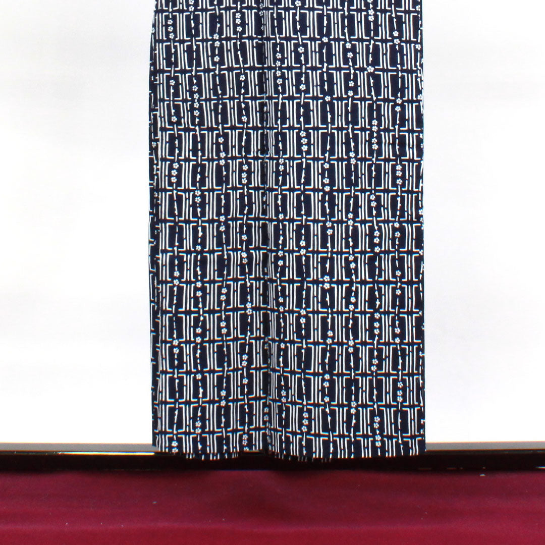 浴衣 紺色 幾何学模様 木綿 Sランク 単衣 身丈152cm 裄丈65.5cm 紺系 1118001902218