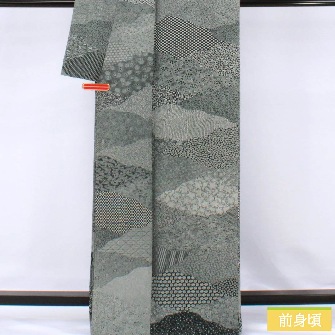 小紋 正絹 Sランク 身丈164.5cm 裄丈66.5cm 袷 金田染工 二代目金田昇 江戸小紋 割付文様 型染 モノトーン 1115007202427