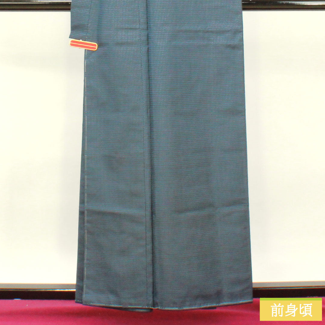 男物 正絹 身丈159cm 裄丈73cm 大島紬 100亀甲 亀甲模様 しつけ糸付き Sランク 袷 紺系 1119000802518