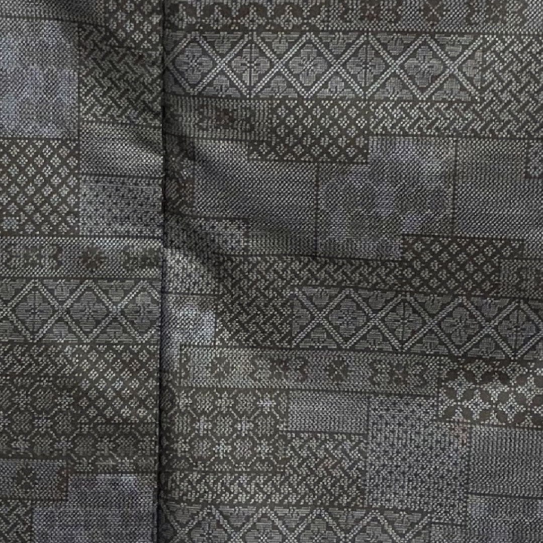 大島紬 身丈169.5cm 裄丈68cm 経緯絣 正倉院文様 正絹 Aランク 袷 紺系 1116001863518