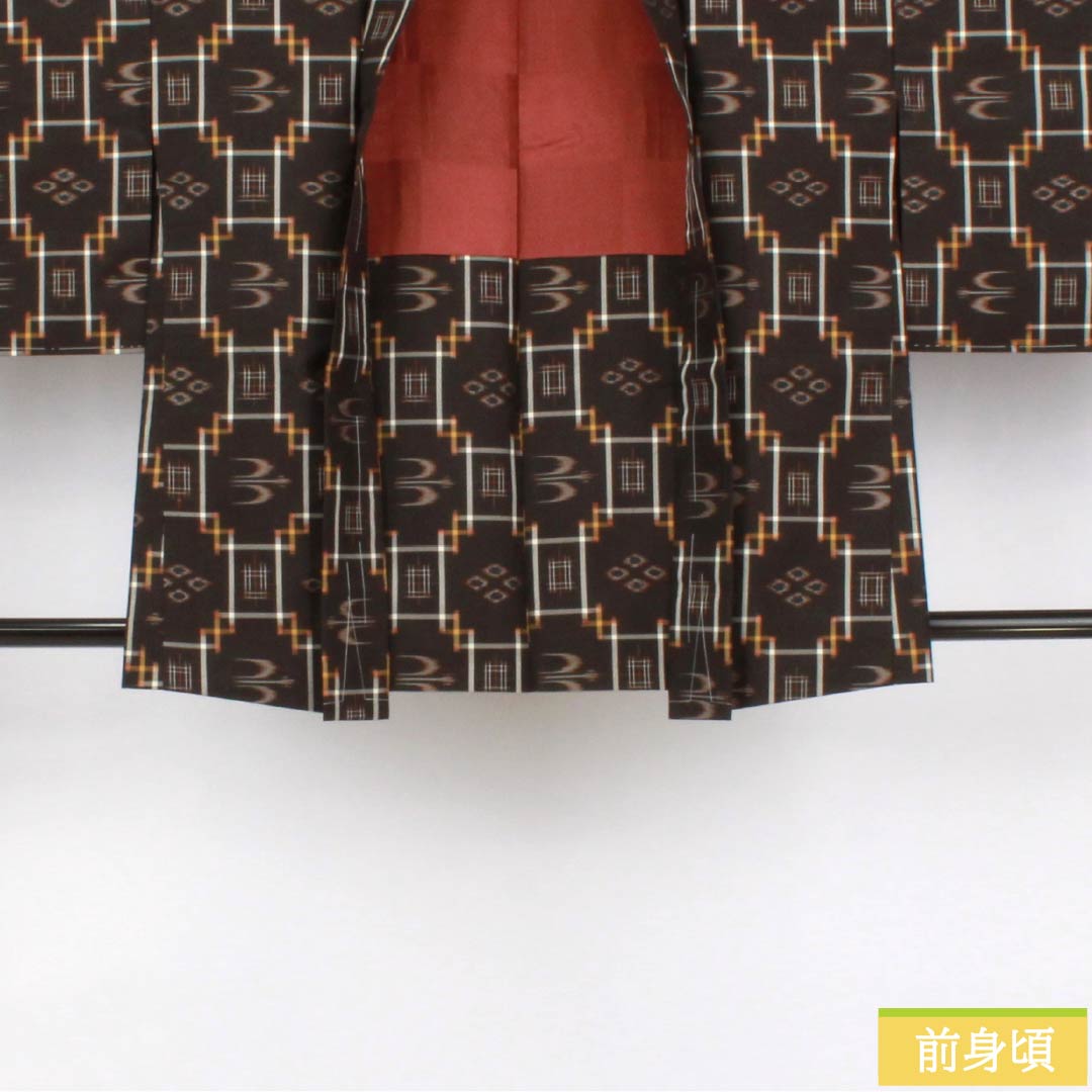 羽織 ポリエステル Sランク 身丈73cm 裄丈62cm 涅色(くりいろ) 琉球模様 紬地 袷 茶系 1117001292914