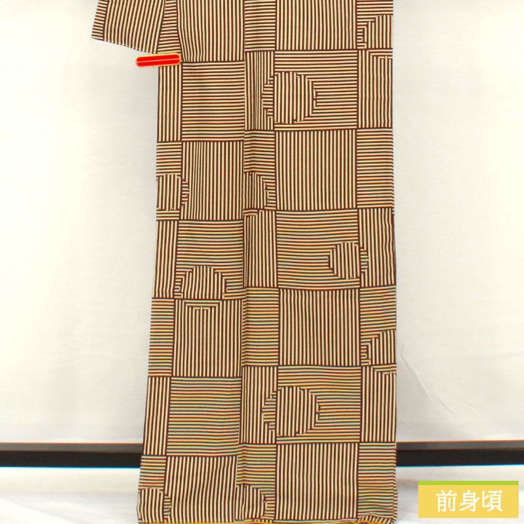 小紋 ポリエステル 身丈166cm 裄丈66.5cm 袷 暗褐色(あんかっしょく) 鳥の子色(とりのこいろ) 洗える着物 雪輪 縞 Sランク 茶系 1115004802514