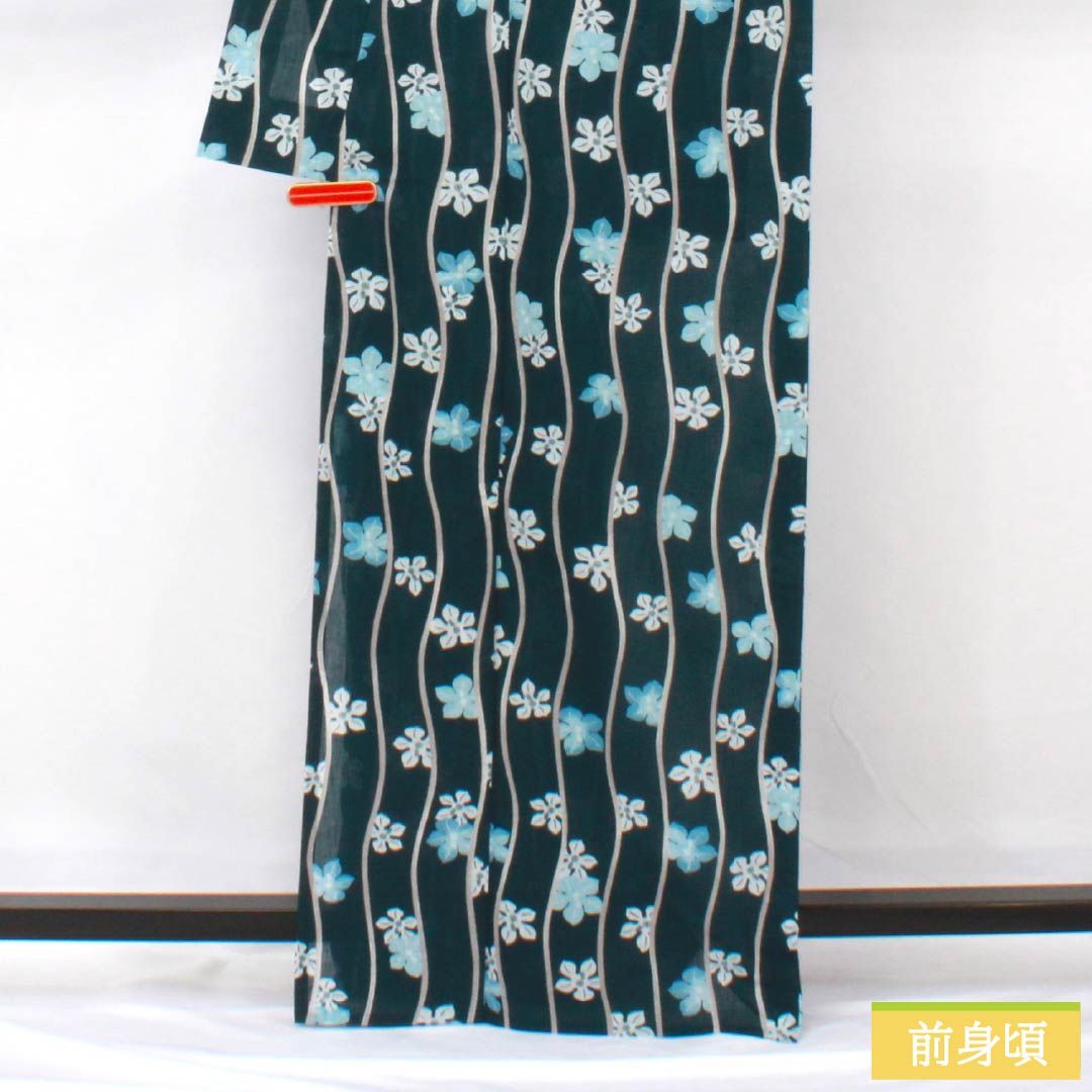 夏物 ポリエステル 小紋 身丈167cm 裄丈69cm 高麗納戸色(こうらいなんどいろ) よろけ縞 花 洗える着物 紗 Sランク 青系 1132002352517