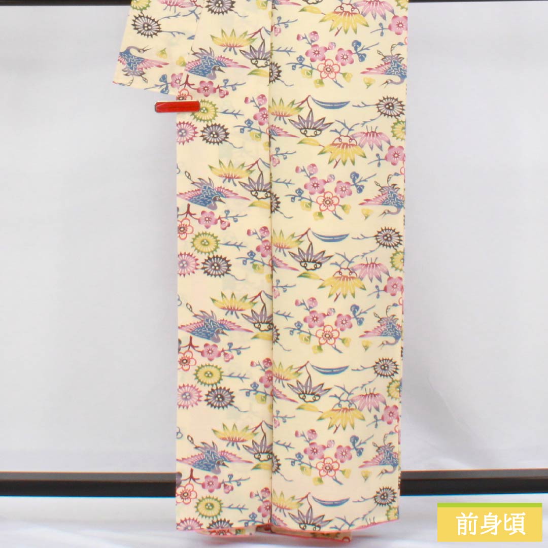 小紋 正絹 Aランク 身丈159.5cm 裄丈66.5cm 袷 薄卵色(うすたまごいろ) 京紅型 鶴 松竹梅 クリーム系 1115006903315