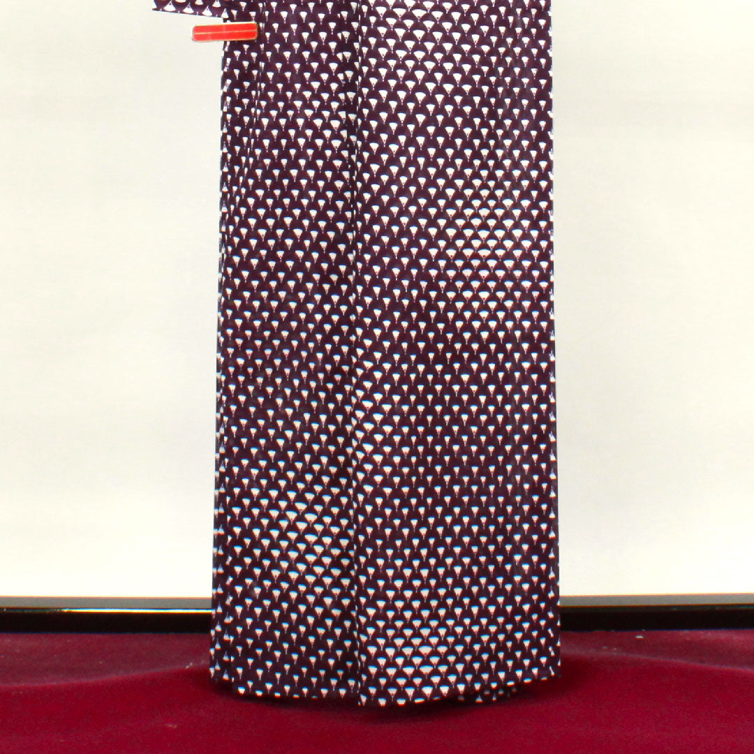 夏物 ポリエステル 小紋 身丈162cm 裄丈67.5cm 深紫色(ふかむらさきいろ) 洗える着物 扇 絽 Sランク 紫系 1132000702420