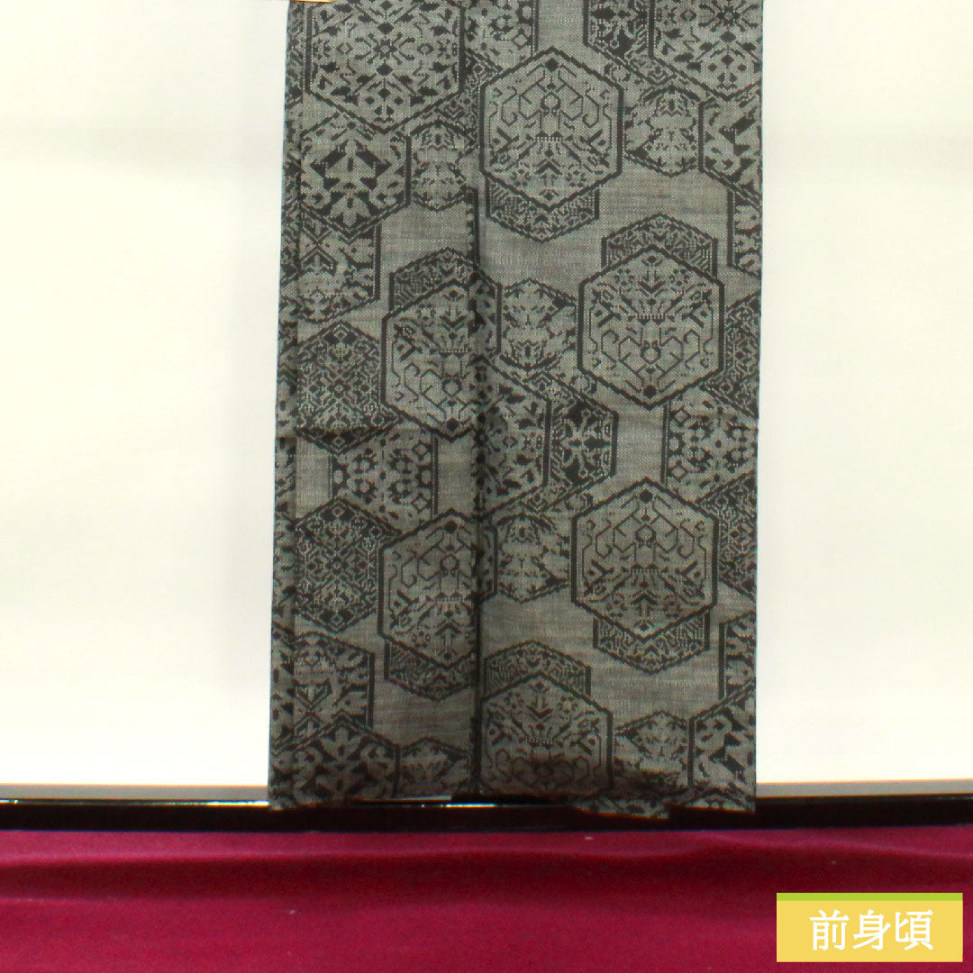 大島紬 正絹 身丈154cm 裄丈63cm 抽象模様 Sランク 袷 黒系 1116003212210