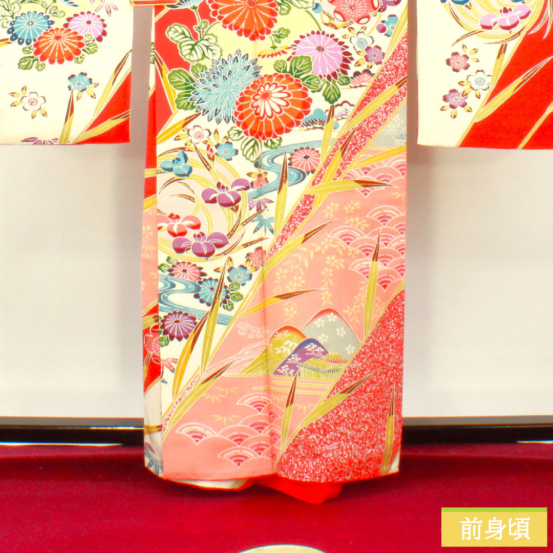 Furisode (long-sleeved kimono) made of pure silk, length 161.5cm, sleeve length 62.5cm, lined, old Turkish red, auspicious motif, A rank, red, 1113002023412