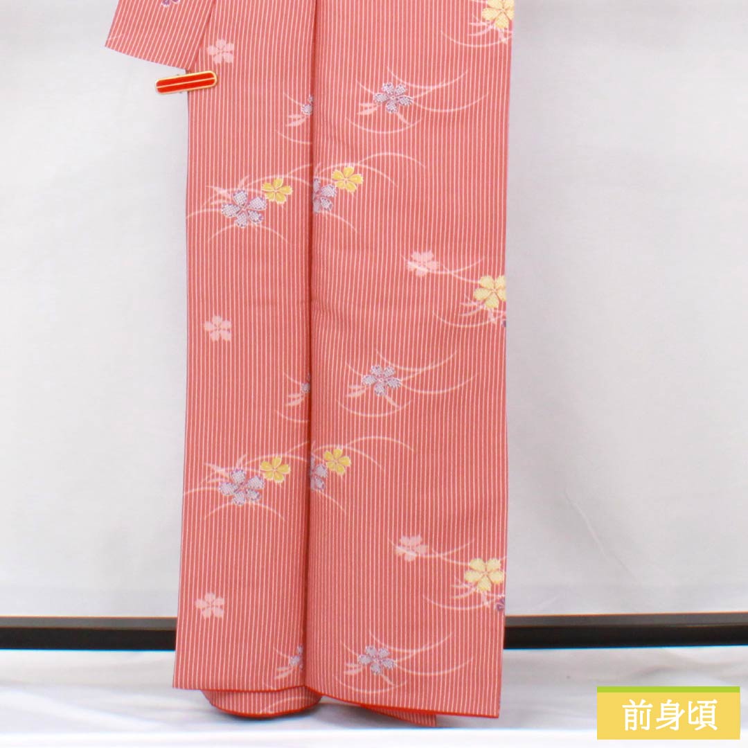 小紋 ポリエステル 身丈163cm 裄丈65cm 袷 似紅色(にせべにいろ) 露芝 小花 洗える着物 Aランク 赤系 1115005933412