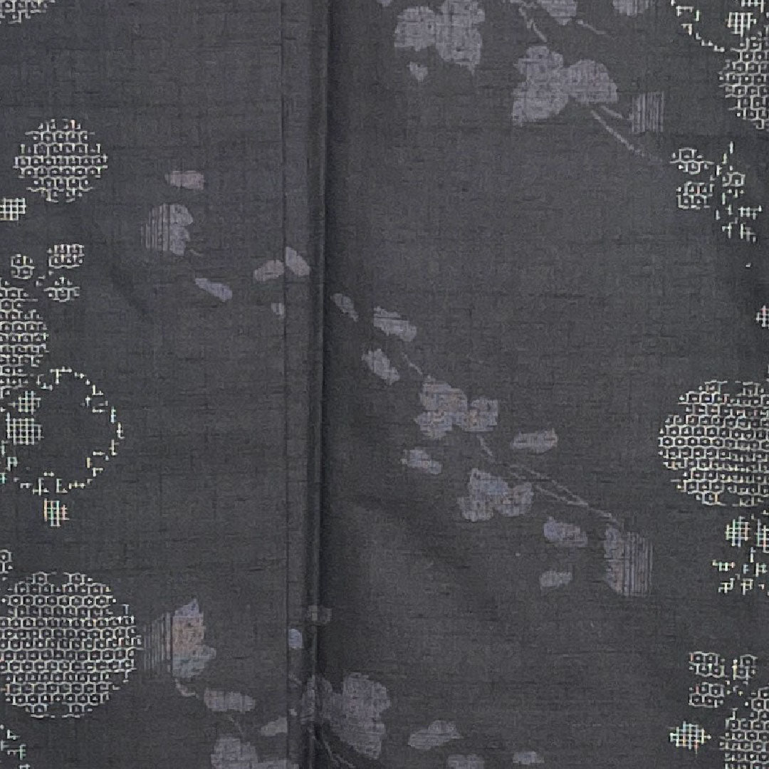 結城紬 身丈156cm 裄丈65.5cm 雪輪 蔦 正絹 Sランク 袷 黒系 1116002032310