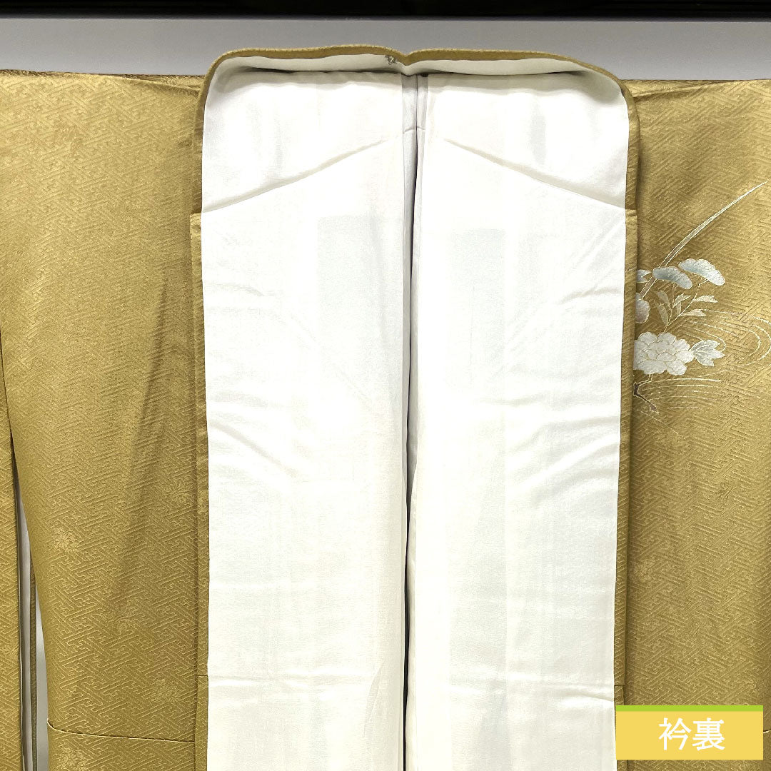 Homongi (formal kimono) Length 162cm Sleeve length 65cm Karakin color Gold leaf finish Floral pattern Pure silk S rank Yellow 1112003922423