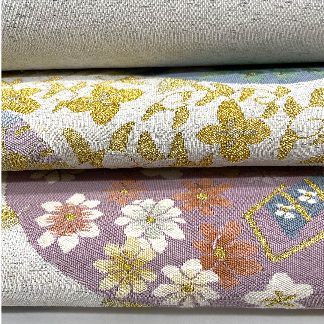 袋帯 銀白色色(ぎんはくしょくいろ) 小花 帯丈446cm 正絹 Bランク 六通 セミフォーマル 銀系 1123007174322