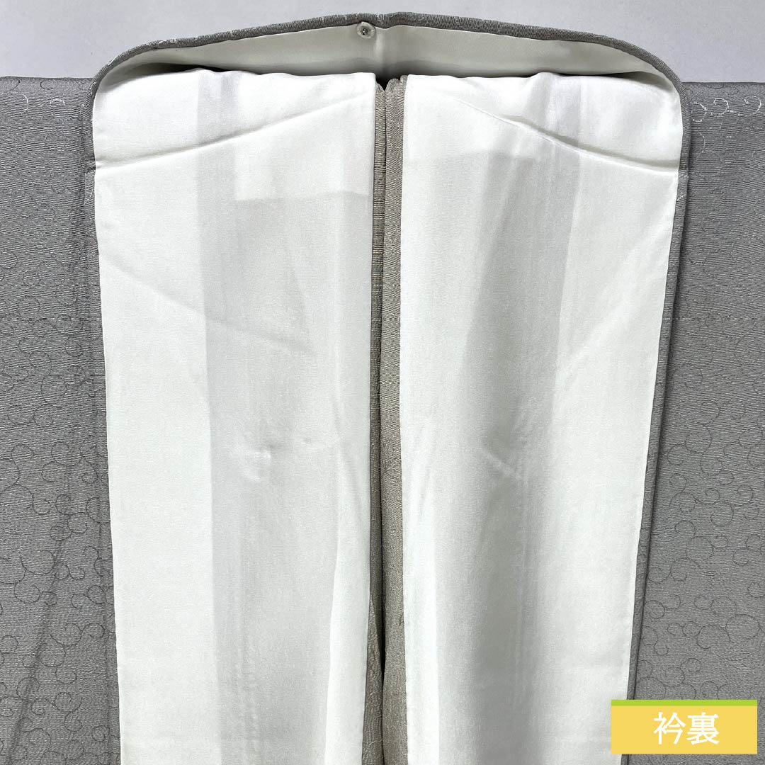 色無地 正絹 Sランク 身丈154cm 裄丈64cm 錫色(すずいろ) 一つ紋 丸に片喰 唐草 単衣 グレー系 1114002382222