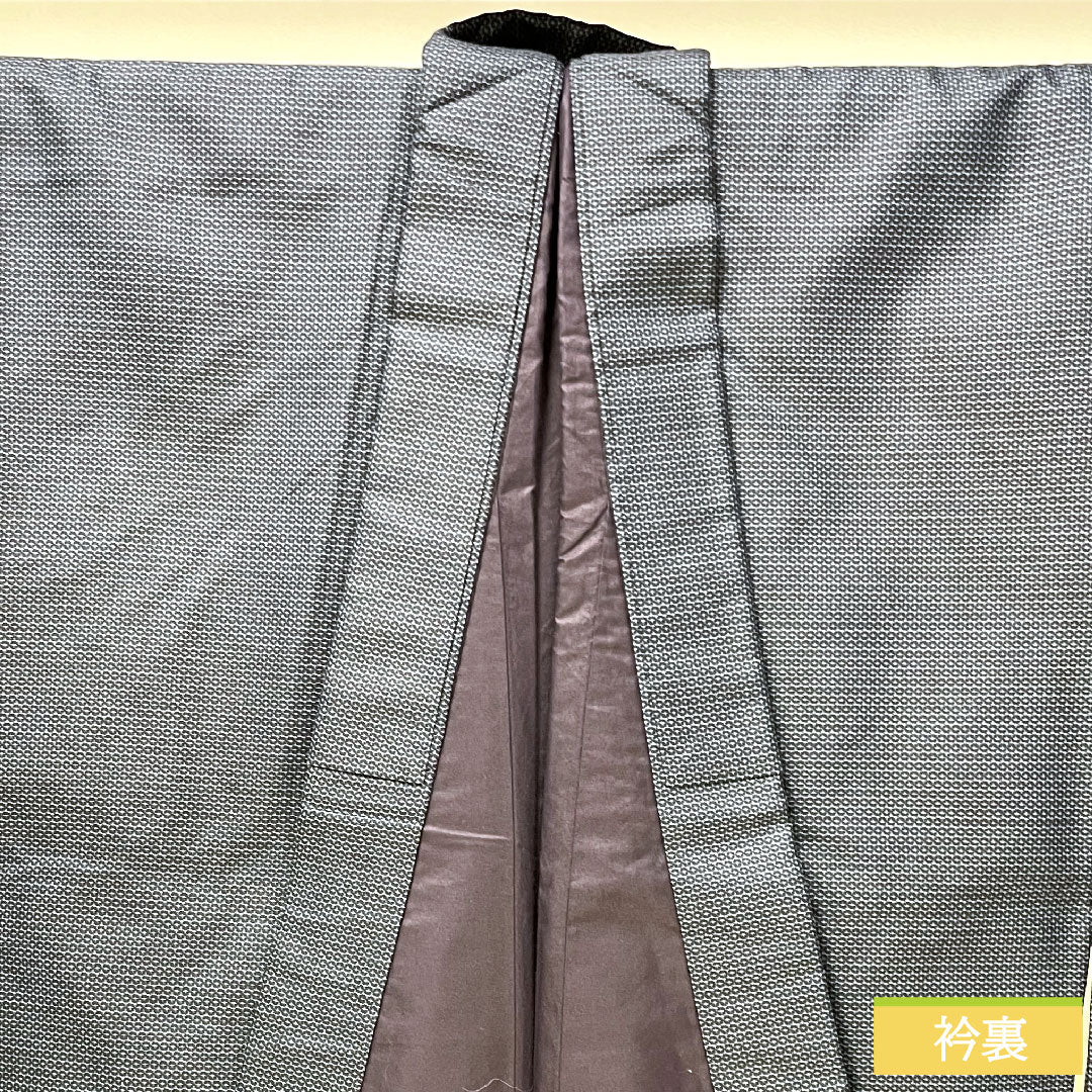 男物 正絹 身丈145cm 裄丈70.5cm 大島紬 亀甲模様 しつけ糸付き 未使用品 Sランク 袷 紺系 1119000792418