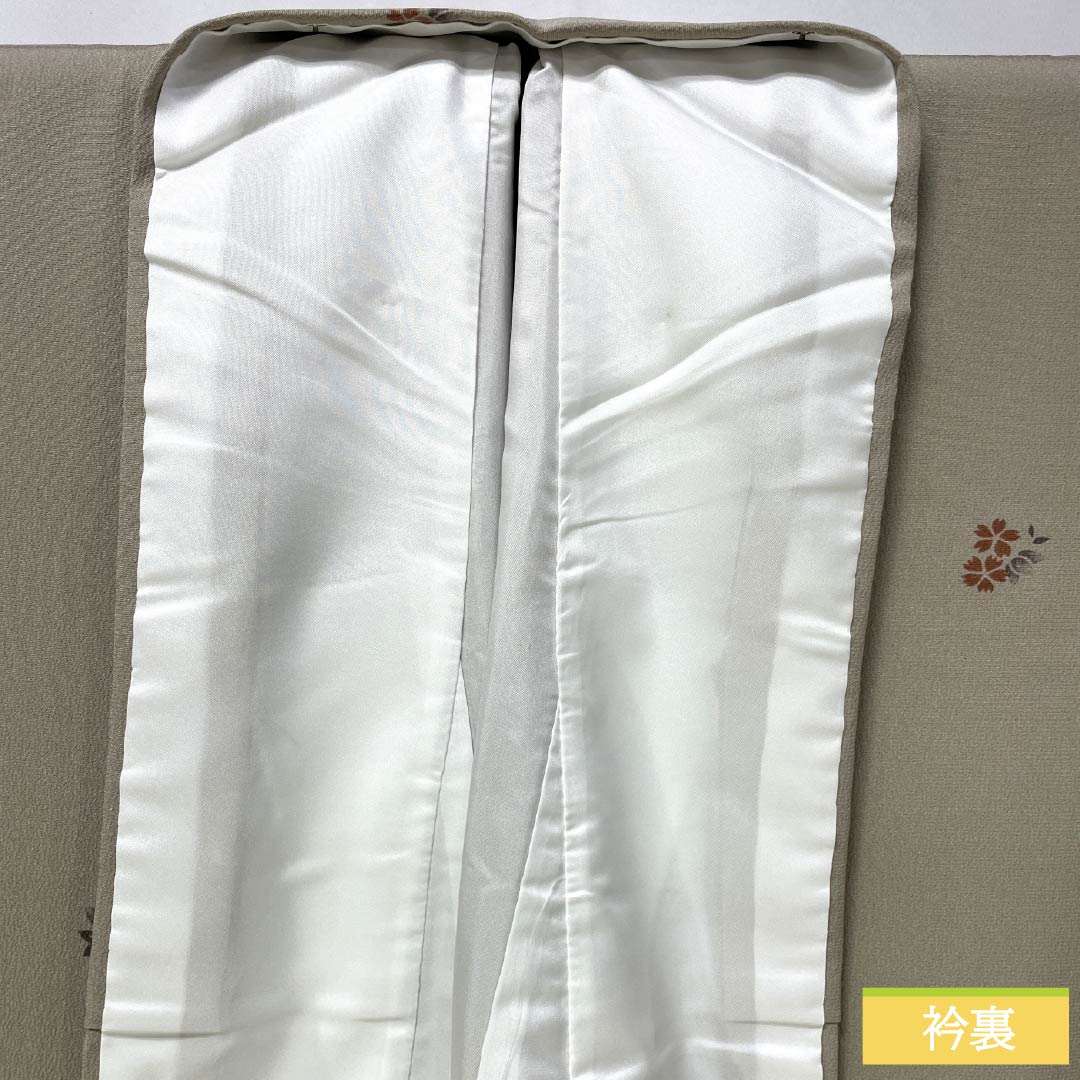 訪問着 ポリエステル Aランク 袷 身丈165.5cm 裄丈66.5cm 銀煤竹色(ぎんすすたけいろ) 花 鈴 洗える着物 ベージュ系 1112007373525