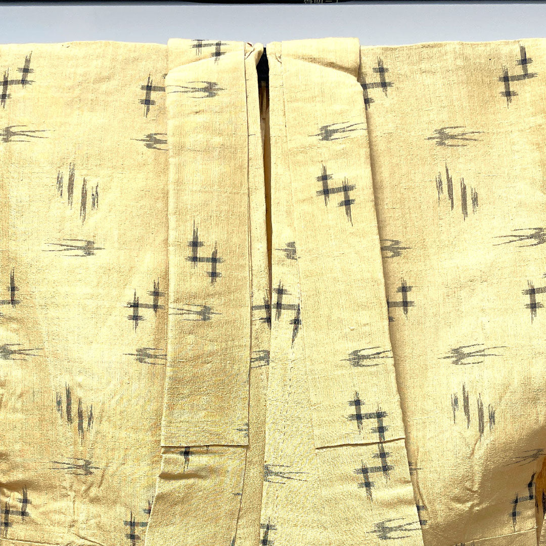 夏物 麻 紬 身丈152cm 裄丈62.5cm 楊梅色(やまももいろ) 琉球模様 絣 夏紬 紗 Sランク ベージュ系 1132001612225