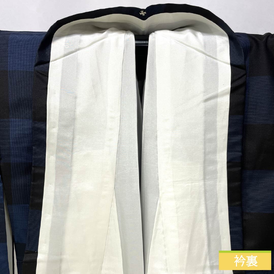Pure silk tsumugi (pongee) kimono, S rank, length 158cm, sleeve length 66cm, navy blue (kon-iro) Oshima tsumugi, checkered pattern, lined, navy blue, product number 1116004632318