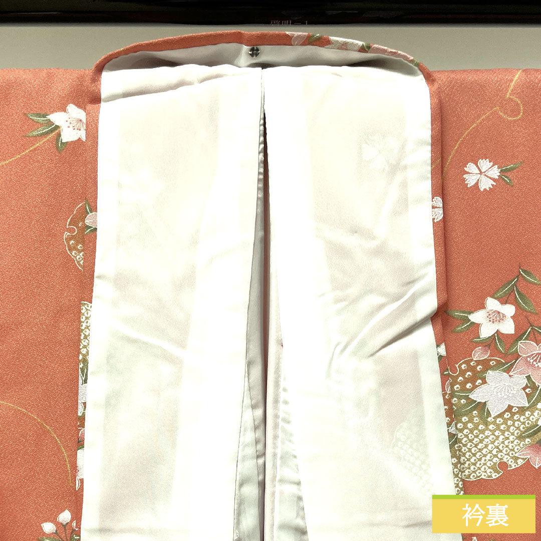 小紋 ポリエステル 身丈165cm 裄丈65.5cm 袷 薄紅梅色(うすこうばいいろ) 洗える着物 雪輪 花模様 しつけ糸付き Sランク ピンク系 1115003992513