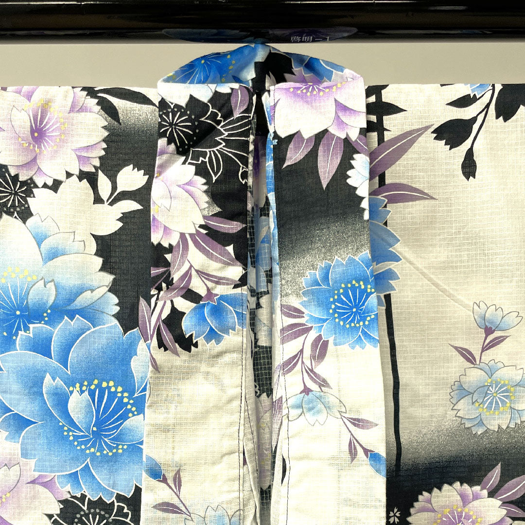 浴衣 モノトーン 桜 市松 木綿 Aランク 単衣 身丈163cm 裄丈65.5cm 白系 1118001633411