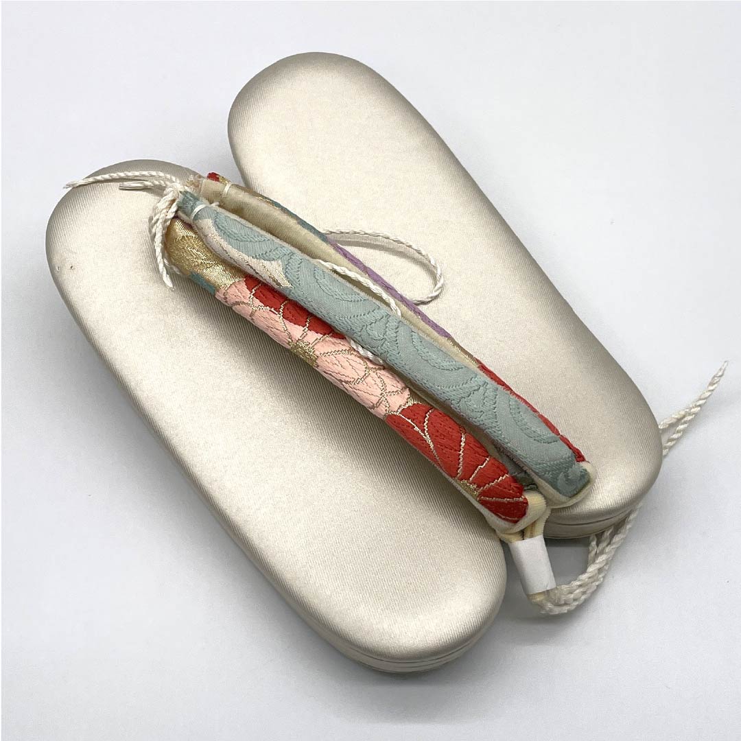 (新古品)草履バッグセット フォーマル Aランク 菊 帯地 Mサイズ 金系 1133000473321