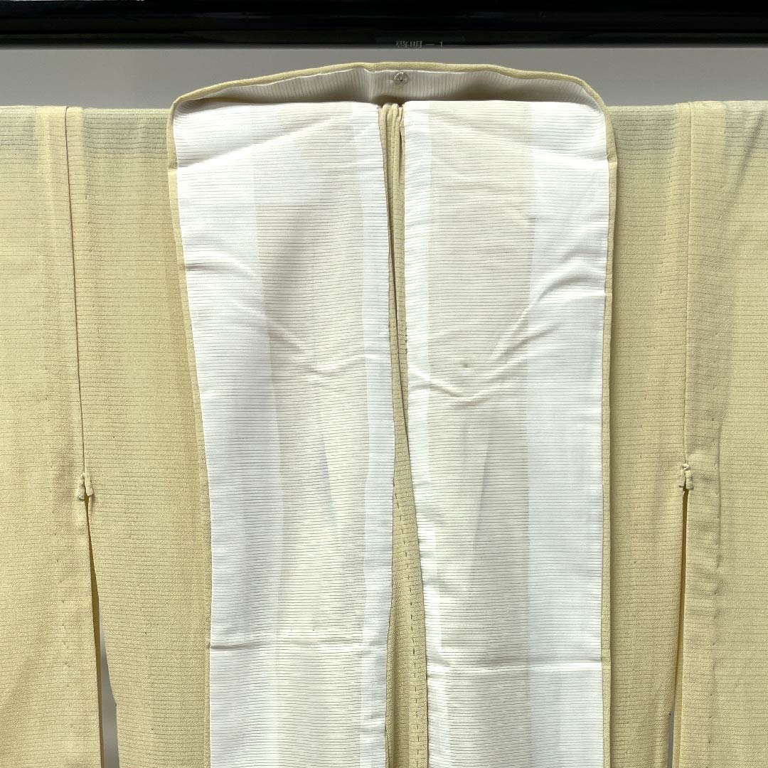 夏物 ポリエステル 色無地 身丈164.5cm 裄丈64cm 淡黄蘗色(うすきはだいろ) 無地 絽 Aランク クリーム系 1132000173415