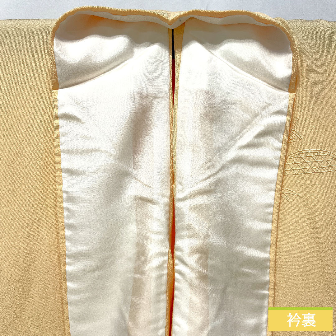 訪問着 正絹 胴抜き 身丈158cm 裄丈66.5cm 薄柑子色(うすこうじいろ) 刺繍 草花模様 一つ紋 揚羽蝶 付下げ Sランク 橙系 1112005602326