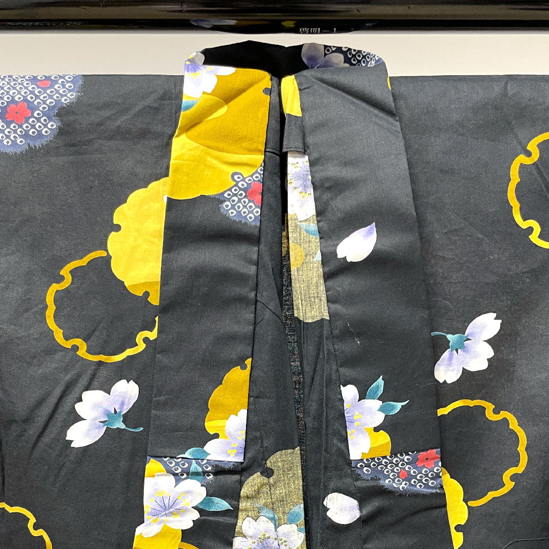 浴衣 しつけ糸付き 未使用品 雪輪 桜 木綿 Sランク 単衣 身丈163.5cm 裄丈64.5cm 黒系 1118003092410