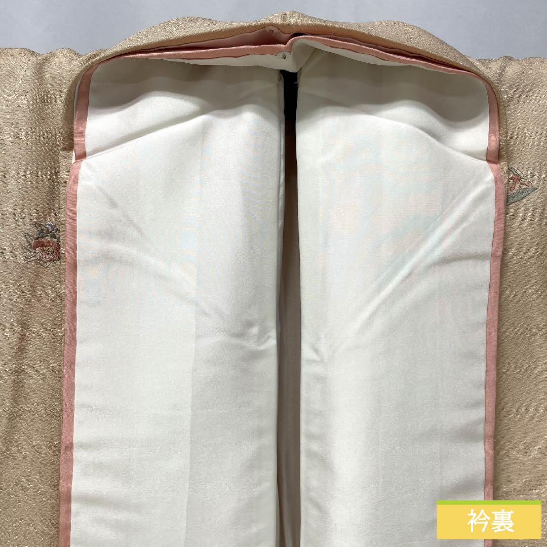 訪問着 正絹 Sランク 袷 身丈155cm 裄丈58cm 薄肉色(うすにくいろ) 縫い紋 下り藤 刺繍 重ね衿付き 草花 橙系 1112006242326