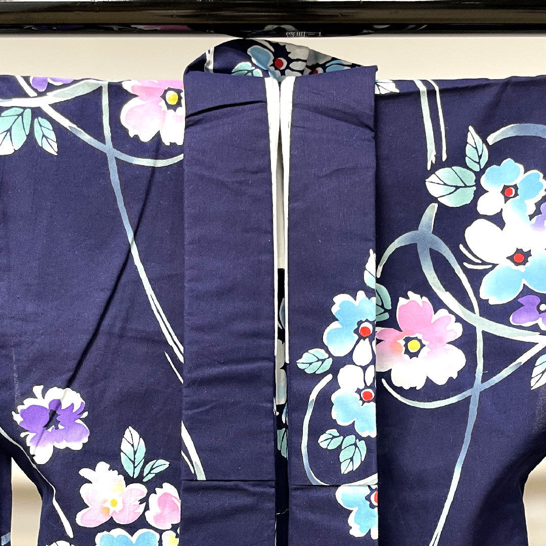 浴衣 しつけ糸付き 未使用品 濃紺色 抽象花 木綿 Sランク 単衣 身丈164cm 裄丈67cm 紺系 1118003432418