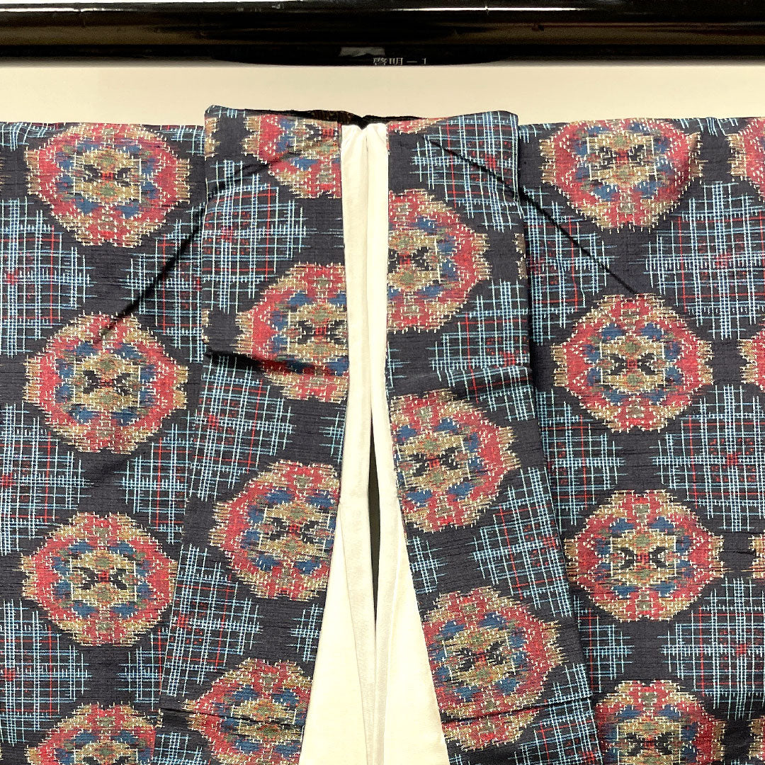 紬 身丈157cm 裄丈62cm 幾何学模様 正絹 Aランク 袷 紺系 1116002403318