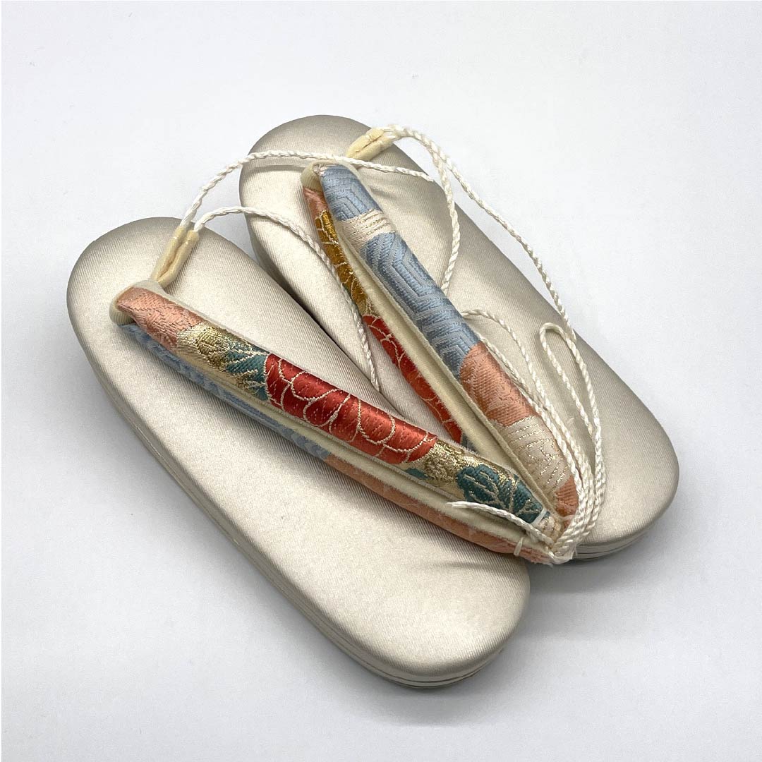 (新古品)草履バッグセット フォーマル Aランク 菊 帯地 Sサイズ 金系 1133000433221