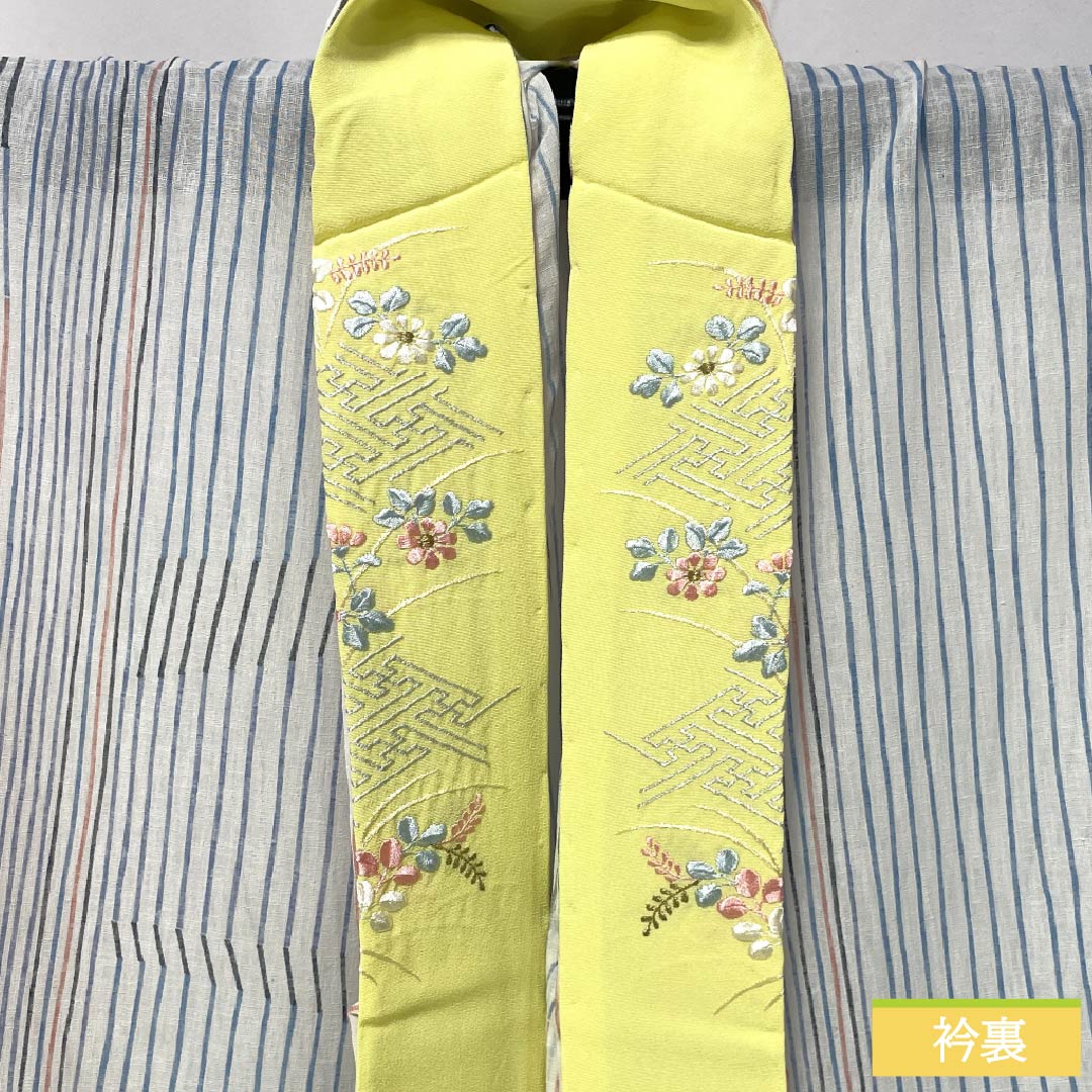 夏物 ポリエステル 小紋 身丈157.5cm 裄丈64.5cm 縞 洗える着物 刺繍 紗 Sランク 白系 1132002552311