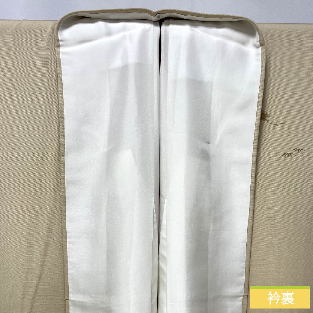 Homongi (visiting kimono) made of pure silk, grade A, with a lined lining, length 165cm, sleeve length 64.5cm, Tokyo white-brown color with hazy, pine, and bamboo motifs and pearl-tone beige accents. Product number: 1112006883525