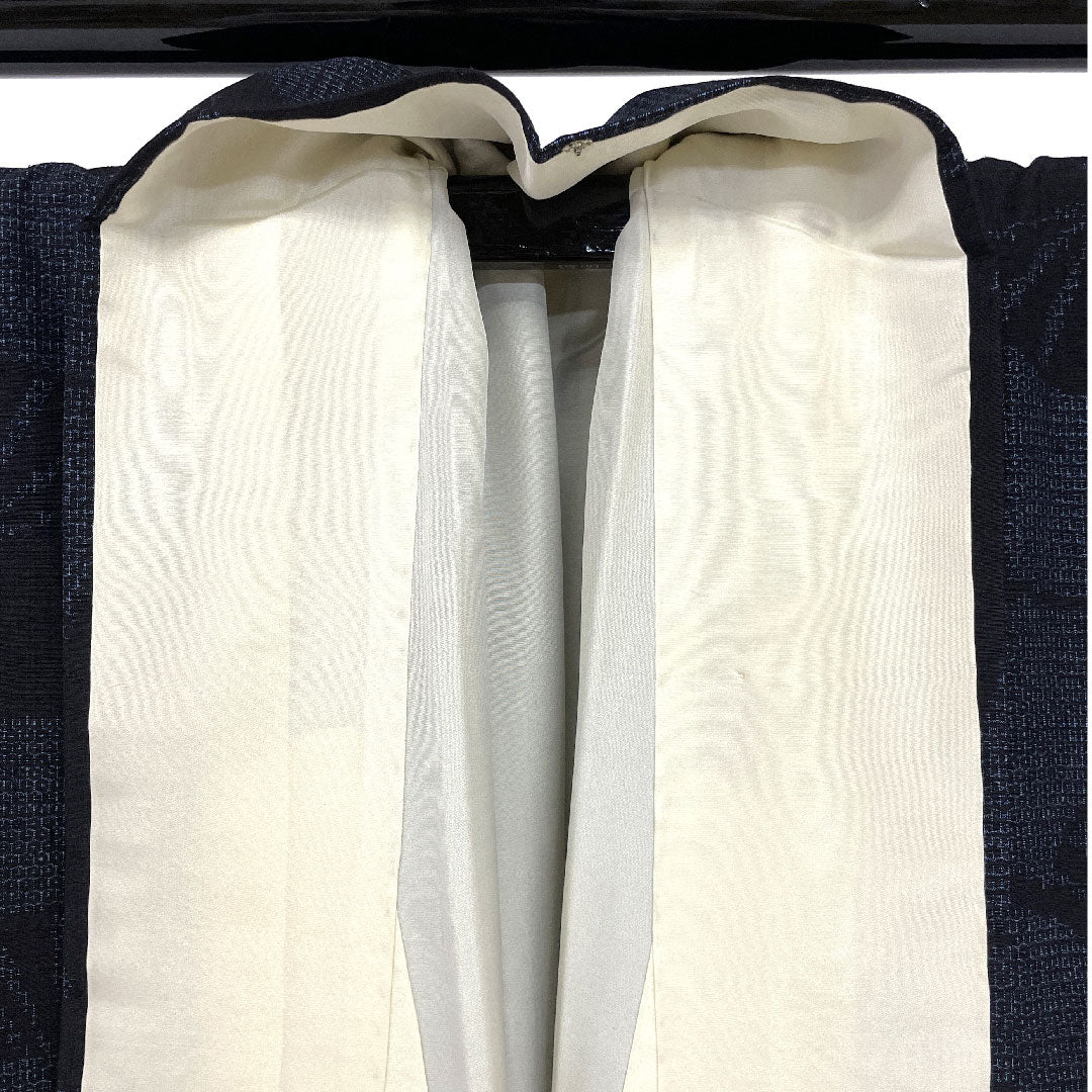 結城紬 身丈159.5cm 裄丈65cm 80亀甲 扇 正絹 Aランク 袷 黒系 1116001173310