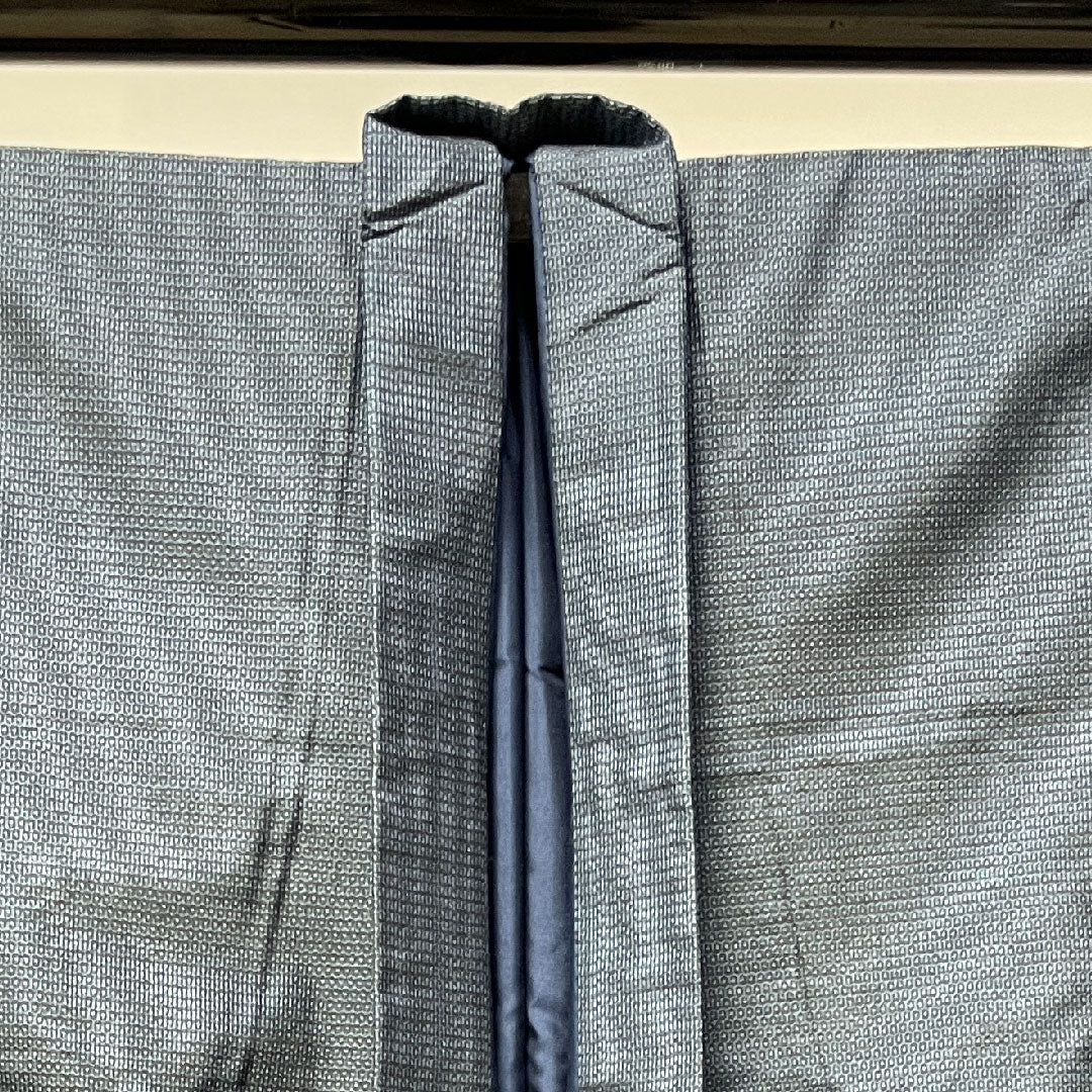 男物 身丈142.5cm 裄丈66.5cm 大島紬 アンサンブル 経緯絣 正絹 Sランク 袷 紺系 1119000482418