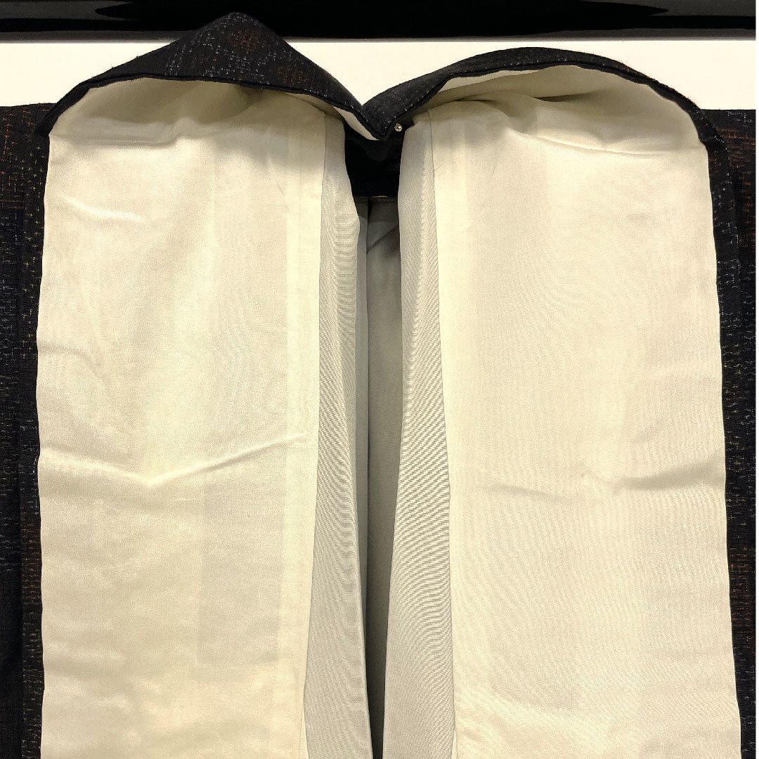結城紬 身丈159cm 裄丈63.5cm 風景模様 正絹 Aランク 袷 黒系 1116001313310
