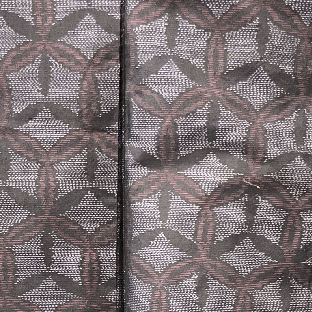 大島紬 身丈160cm 裄丈63.5cm 緯総絣 七宝 正絹 Aランク 袷 黒系 1116002583410